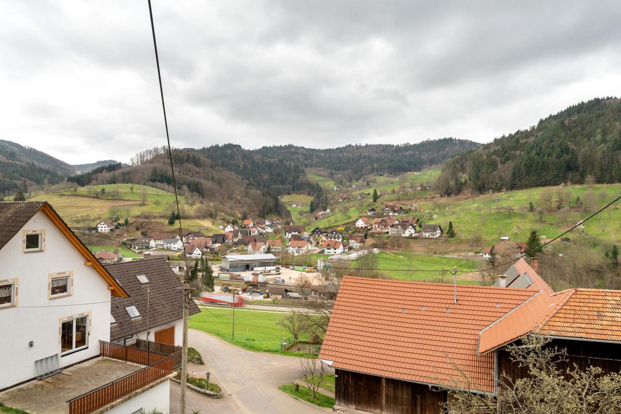 Haus Am Schroffen Apartamento Ottenhofen im Schwarzwald Exterior foto